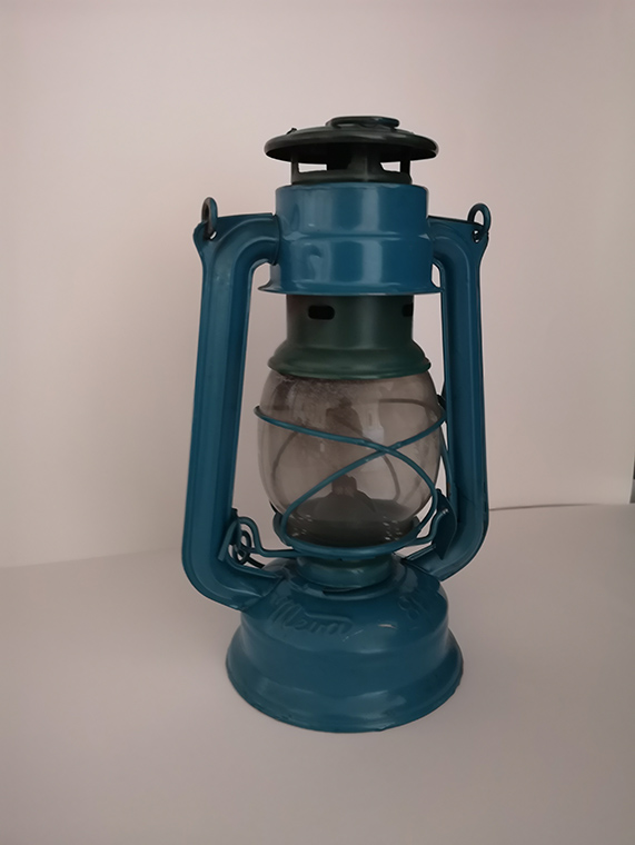 Haz click aquí para ver más detalles de lámpara de queroseno